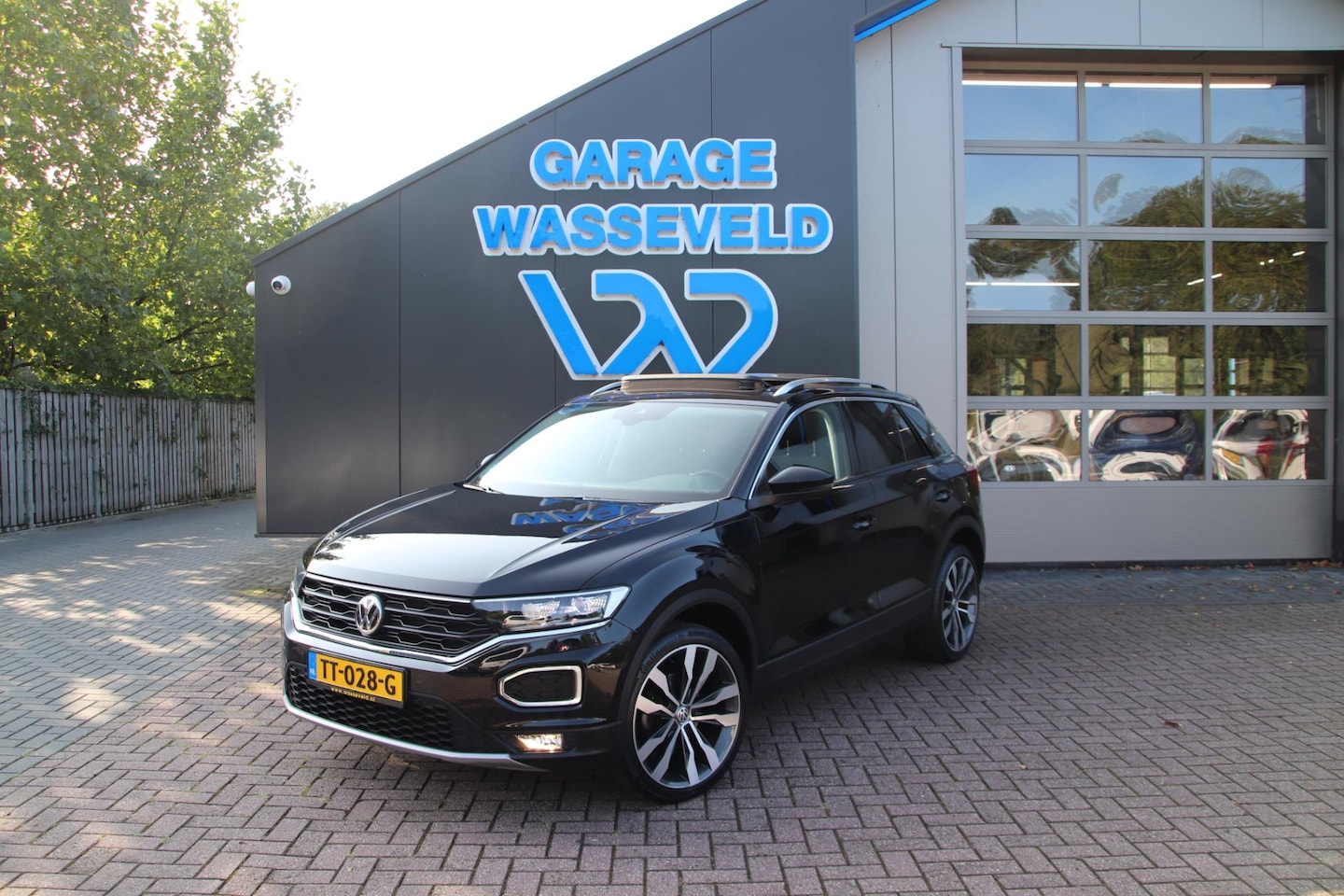 Volkswagen T-Roc - 1.0 TSI 115pk NL/Pano/ACC/Trekhaak/Stoelverw - AutoWereld.nl