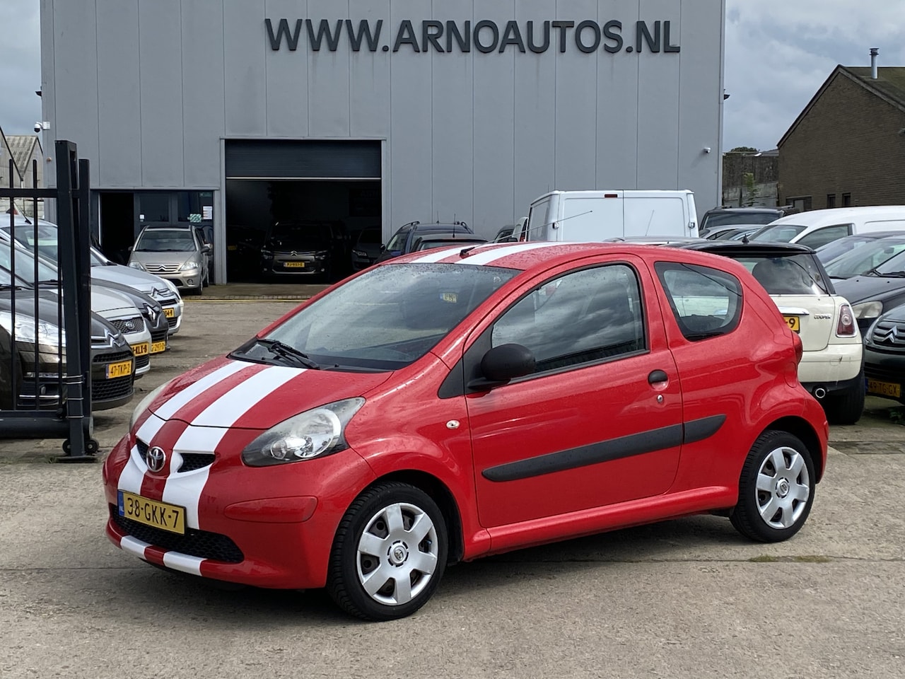 Toyota Aygo - 1.0-12V, APK TOT 16-08-2025, STUURBEKRACHTIGING, BLUETOOTH-RADIO-USB-AUX, AIRBAGS, WEGENBE - AutoWereld.nl