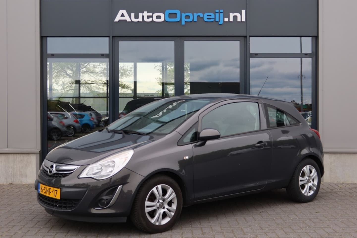 Opel Corsa - 1.2 Berlin Airco, Cruise - AutoWereld.nl