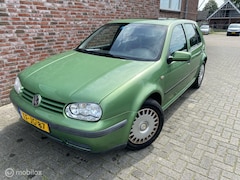 Volkswagen Golf - 1.6