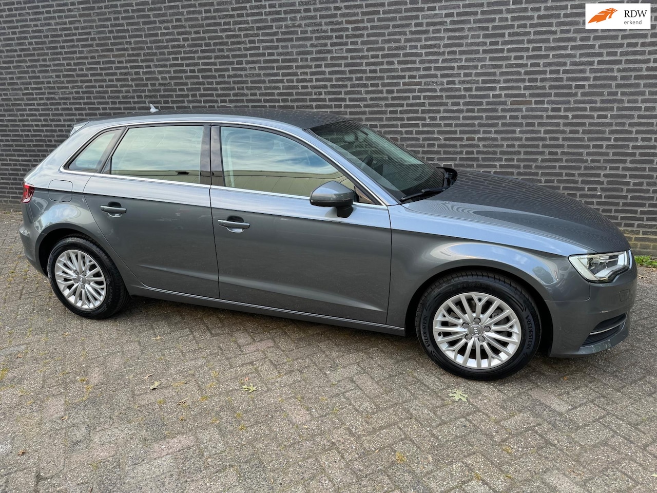 Audi A3 Sportback - 1.2 TFSI Ambiente Pro Line plus 1.2 TFSI Ambiente Pro Line plus - AutoWereld.nl