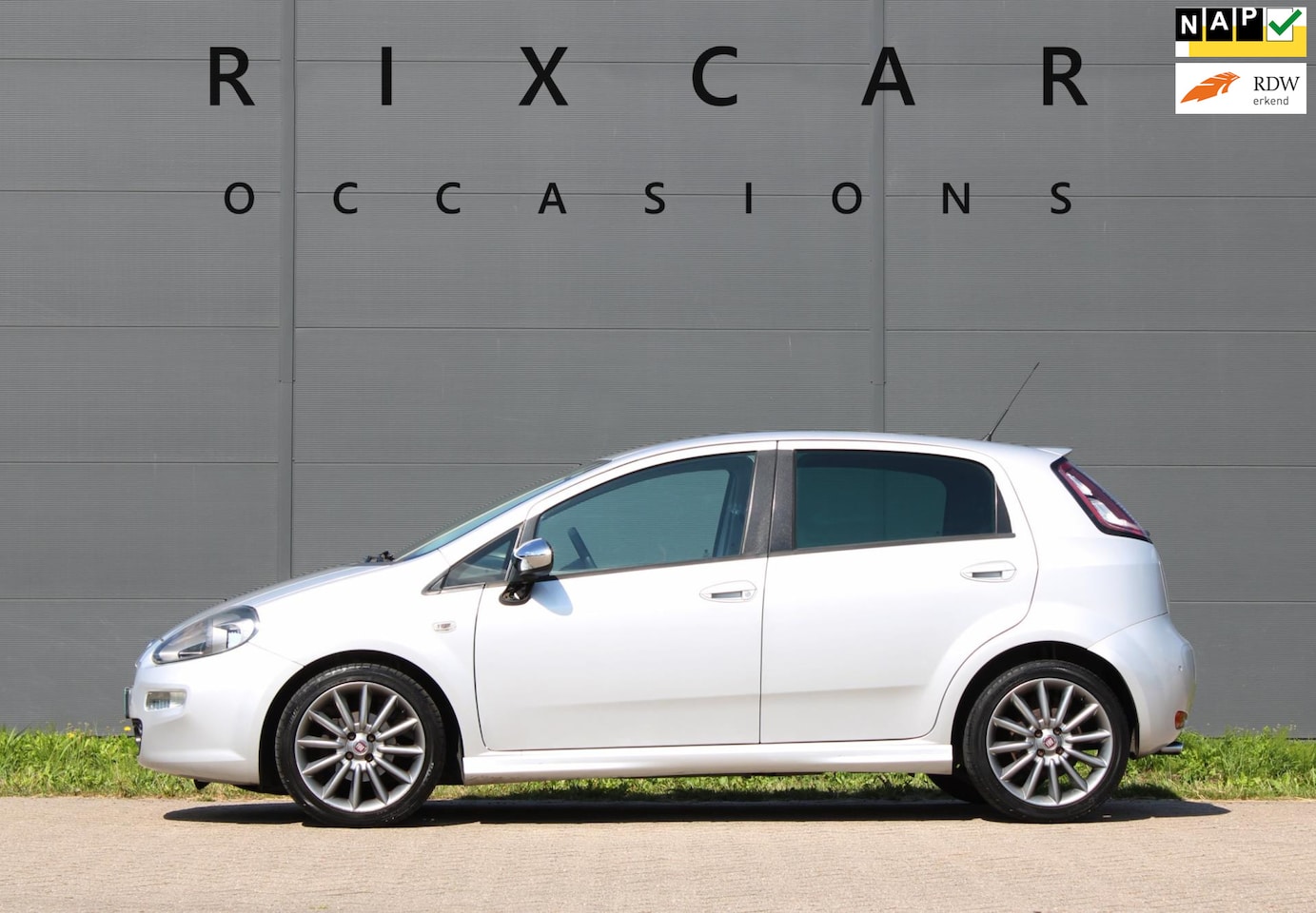 Fiat Punto Evo - 0.9 TwinAir Sport Climate PDC !!NIEUWBINNEN!! - AutoWereld.nl