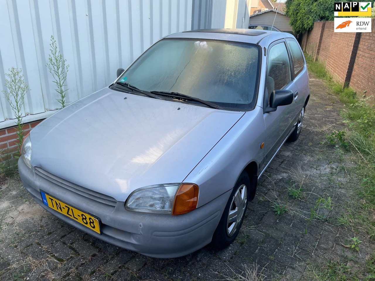 Toyota Starlet - 1.3-16V XLi 1.3-16V XLi - AutoWereld.nl