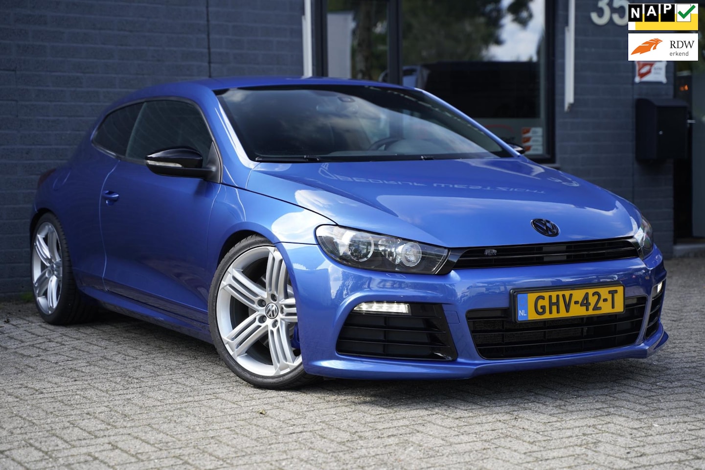 Volkswagen Scirocco - 2.0 TSI R 265 PK, DSG, H&R, Leder, R20 - AutoWereld.nl