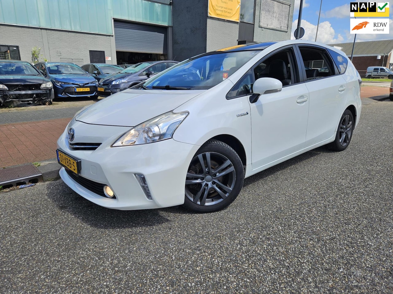 Toyota Prius Wagon - 1.8 Aspiration 96g Pano dak Camera Leer bekleding - AutoWereld.nl