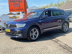 Volkswagen Tiguan - Highline R-Line pano-dak NL auto rijklaar bovag