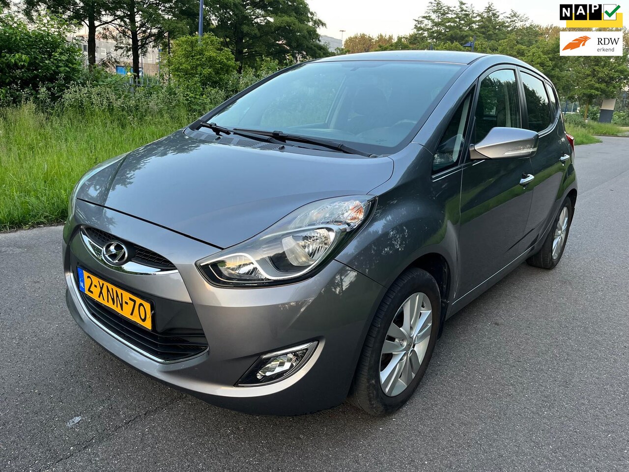 Hyundai ix20 - 1.4i Go! NAP* Nieuwe APK* Onderhoudsboekje* Parkeren camera - AutoWereld.nl