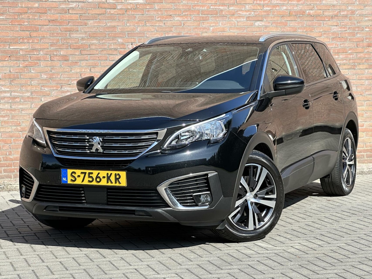 Peugeot 5008 - 1.2 Allure Led - Navi - Carplay - Trekhaak - Onderhouds Historie - AutoWereld.nl