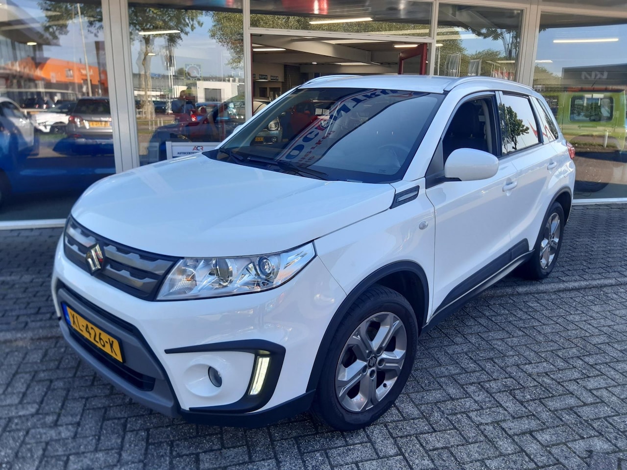 Suzuki Vitara - 1.6 exclusive met trekhaak 1e eigenaar - AutoWereld.nl