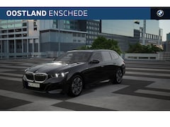 BMW 5-serie Touring - 530e M Sport Automaat / Trekhaak / Adaptieve LED / M Sportonderstel / Parking Assistant /