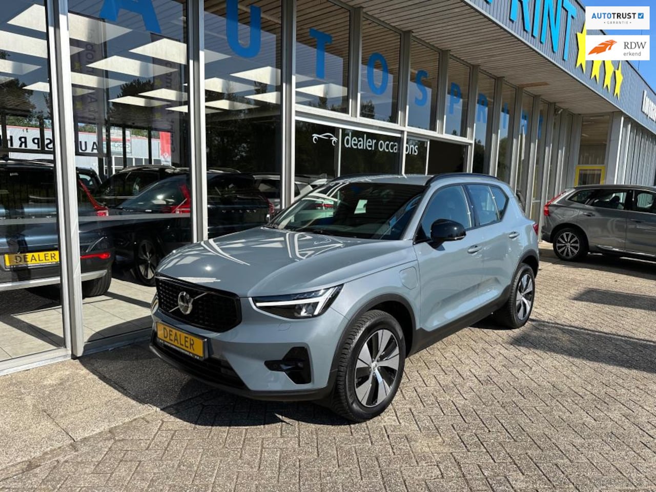 Volvo XC40 - 1.5 T5 Recharge Plus Dark 262 PK / NAVIGATIE / LED KOPLAMPEN / ACHTERUITRIJCAMERA - AutoWereld.nl