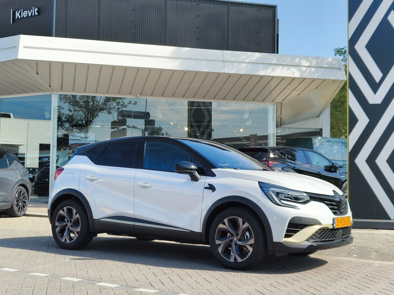 Renault Captur - 1.6 E-Tech Hybrid 145 E-Tech Engineered - Demo / Pack Advanced Driving Assist - AutoWereld.nl