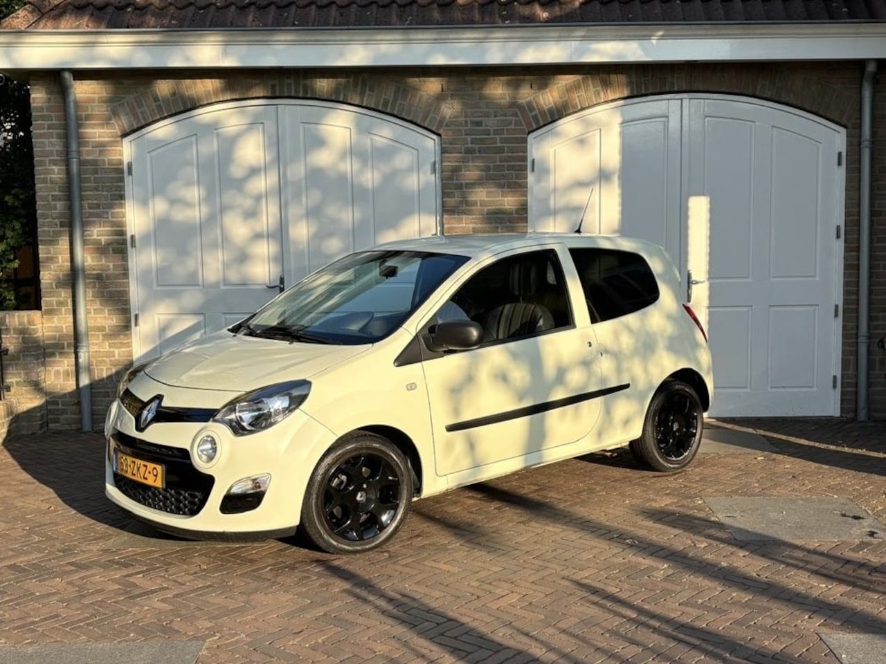 Renault Twingo - 1.2 16V Authentique Cruise control + 15inch lichtmetalen velgen - AutoWereld.nl