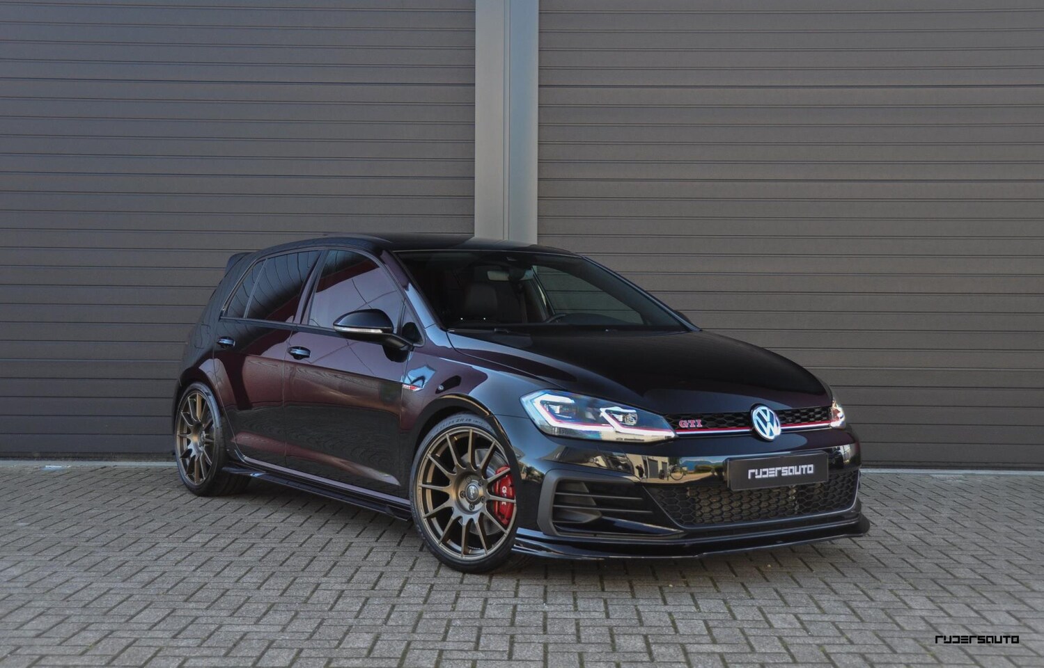 Volkswagen Golf - 7.5 GTI Performance | Pano | Leer | DCC | Carplay | Camera | Rijdersauto Edition - AutoWereld.nl