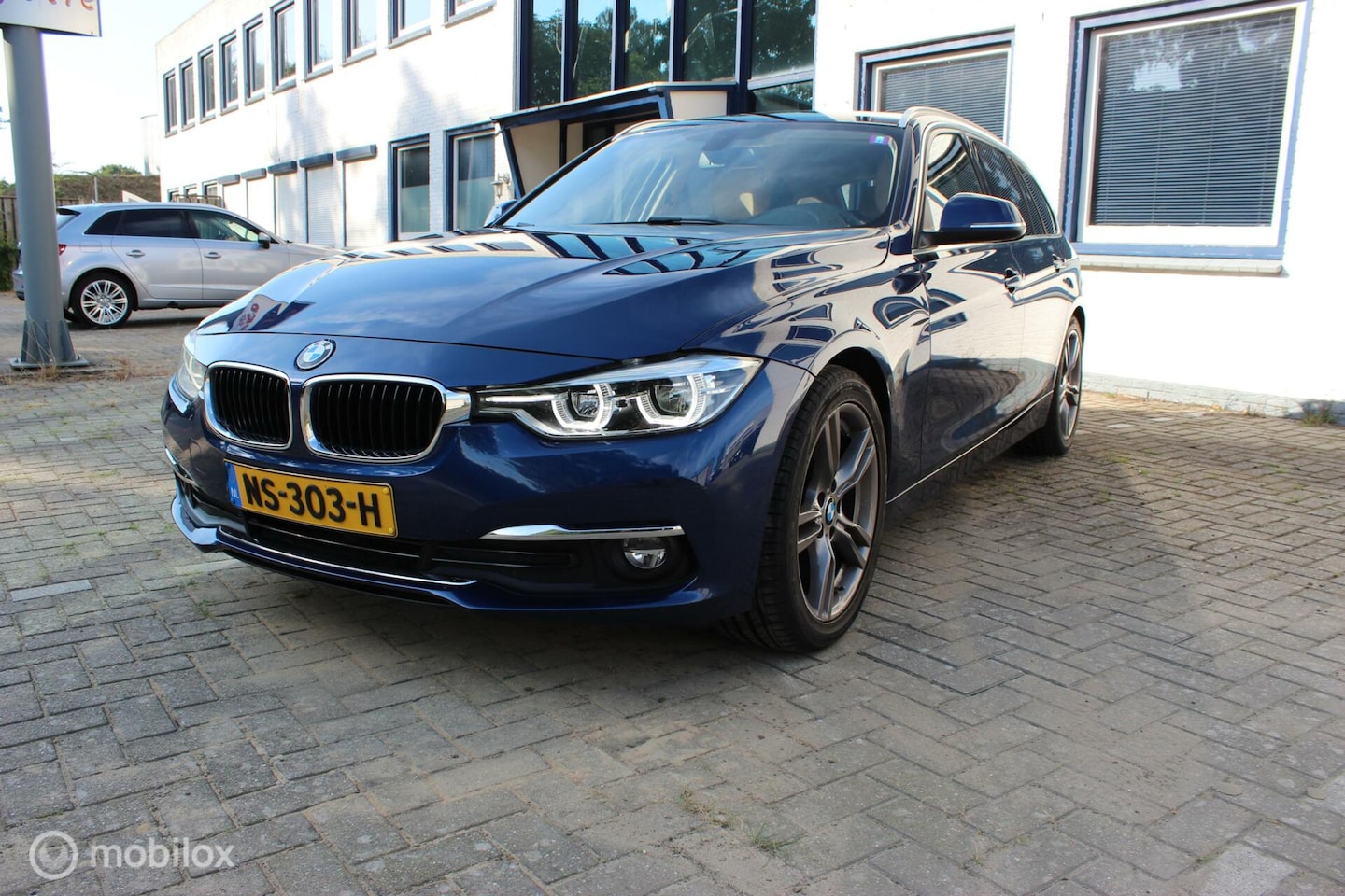 BMW 3-serie Touring - 320d EDE Corporate Lease High Executive 320d EDE Corporate Lease High Executive - AutoWereld.nl