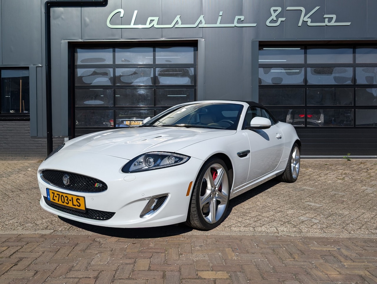 Jaguar XKR - 5.0 V8 S/C Convertible 5.0 V8 S/C Convertible - AutoWereld.nl