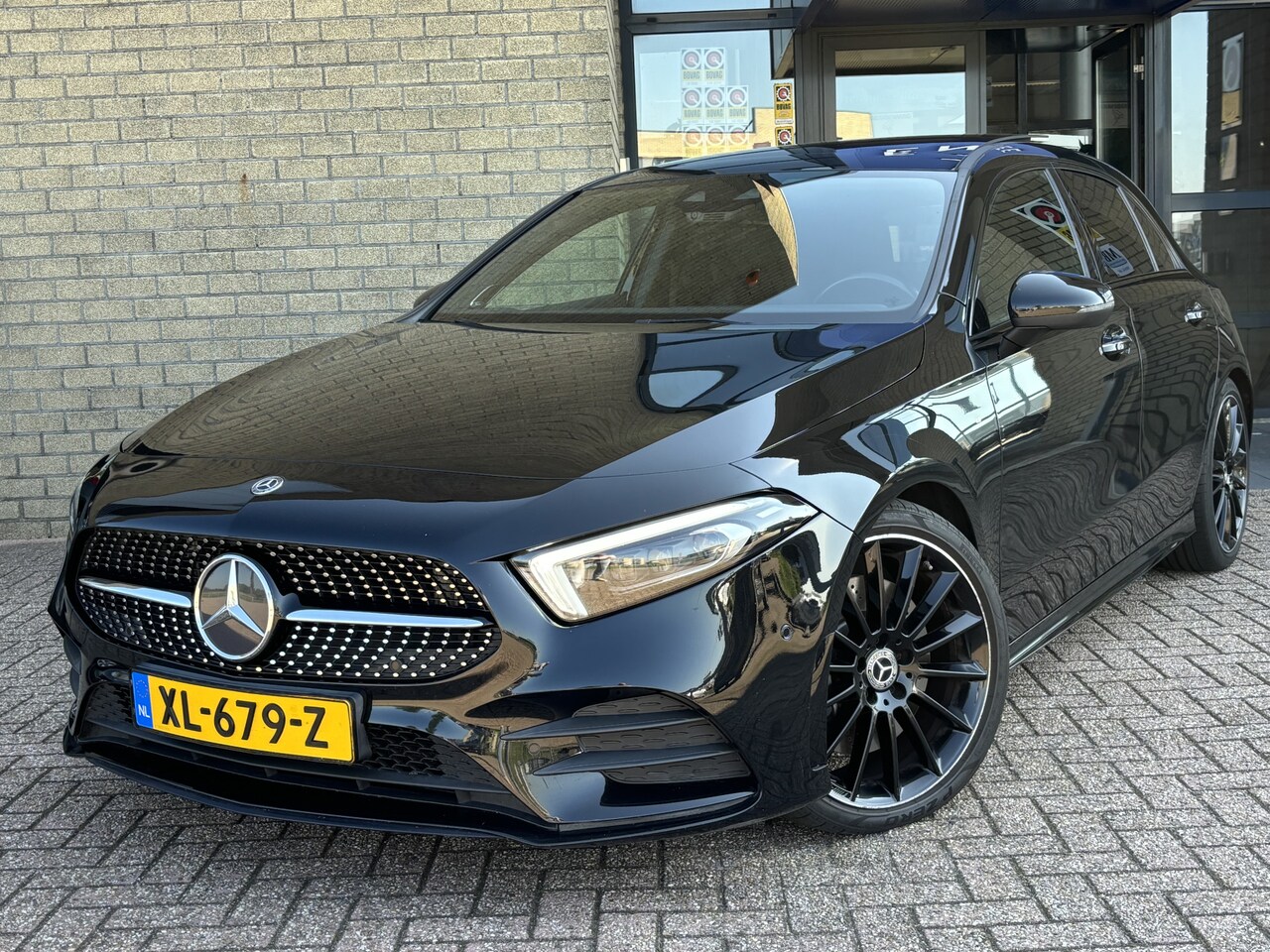 Mercedes-Benz A-klasse - 250 AMG Styling-PANODAK-MEMORY-BURMESTER-COMPLEET - AutoWereld.nl