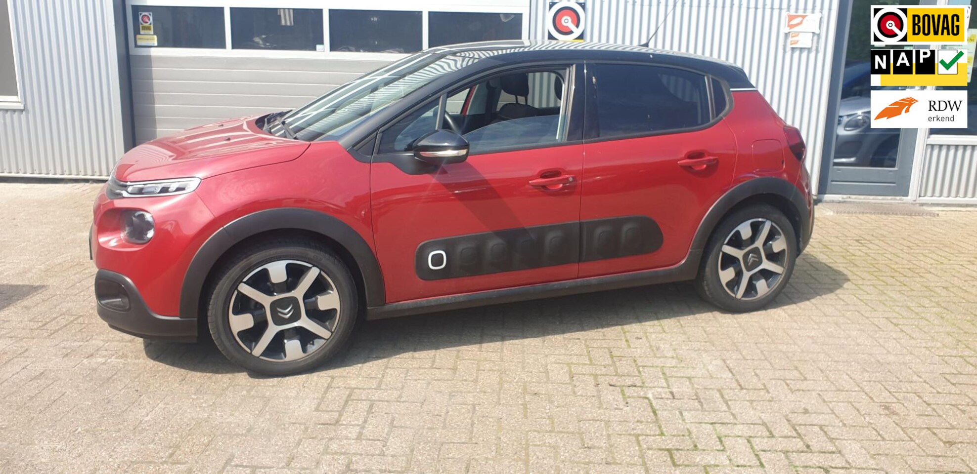 Citroën C3 - 1.2 PureTech S&S Shine Pano Trekhaak Navi 110pk - AutoWereld.nl