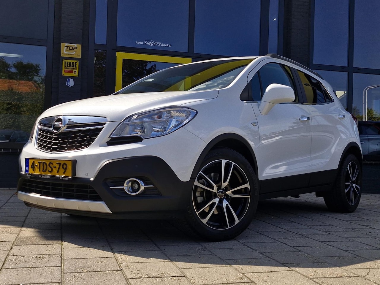 Opel Mokka - 1.4 T Cosmo | Eerste eigenaar | Trekhaak | Parkeer Sensoren voor + achter - AutoWereld.nl