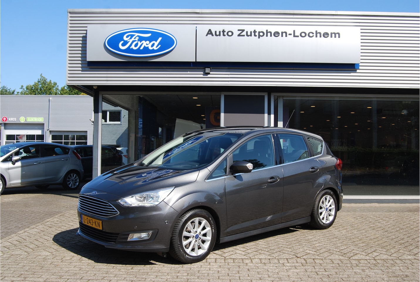 Ford C-Max - 1.5 Titanium AUTOMAAT | TREKHAAK 1500KG | NAVI | STOEL/STUUR-VOORRUITVERWARMING - AutoWereld.nl