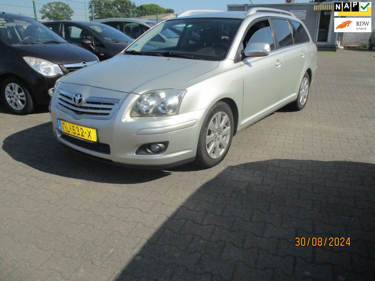 Toyota Avensis Wagon - Toyota Avensis Wagon 1.8 VVTi Terra AIRCO-CRUIS CONTR. - AutoWereld.nl