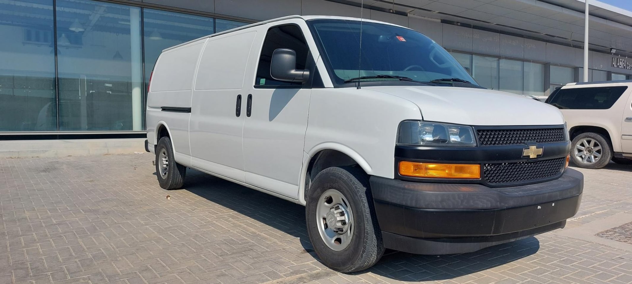 Chevrolet Chevy Van - LETOP EXPORTPRIJS !! Chevrolet Express 6.0L V8 2020met 14900 KM !! - AutoWereld.nl