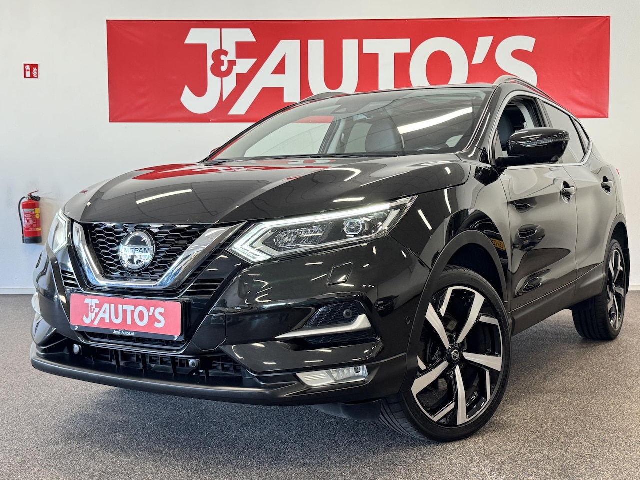 Nissan Qashqai - 1.3 DIG-T Tekna + LEER, PANORAMADAK, NAVIGATIE, CRUISE - AutoWereld.nl