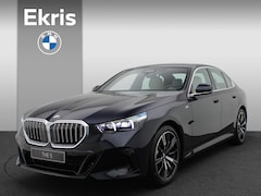 BMW 5-serie - Sedan 520i | M Sportpakket | Innovation Pack | Travel Pack | Comfort Pack - Hi Five