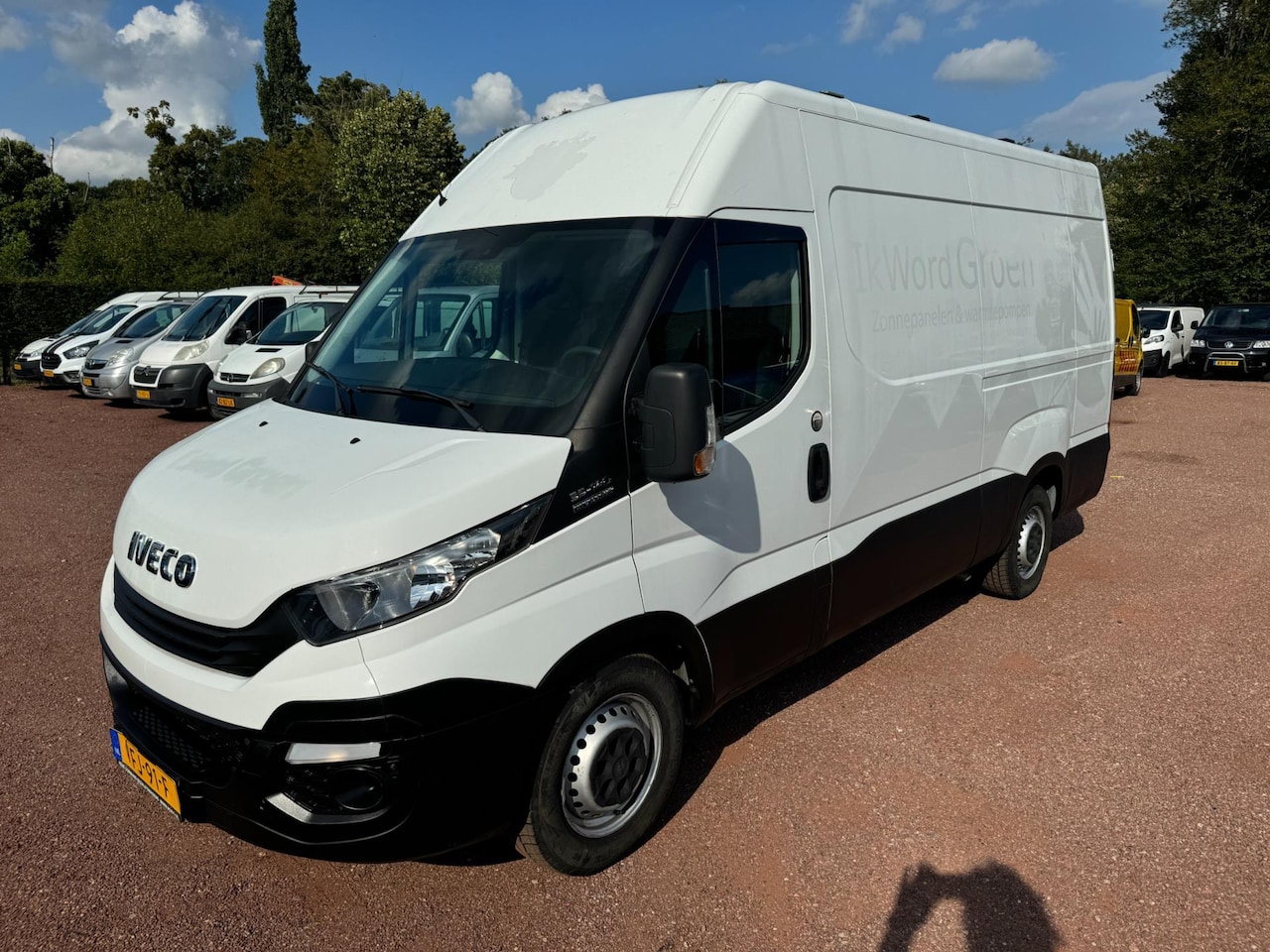 Iveco Daily - 35S14V 2.3 L2H2 Automaat Airco 3500KG Trekhaak - AutoWereld.nl