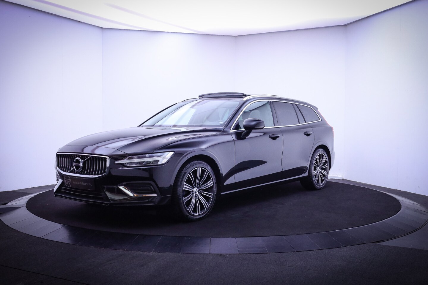 Volvo V60 - 2.0T5 250Pk Aut INSCRIPTION PANO/HEAD UP/MEMORY/LEDER/CAMERA/NAVI/CARPLAY/STOELVERW./CLIMA - AutoWereld.nl