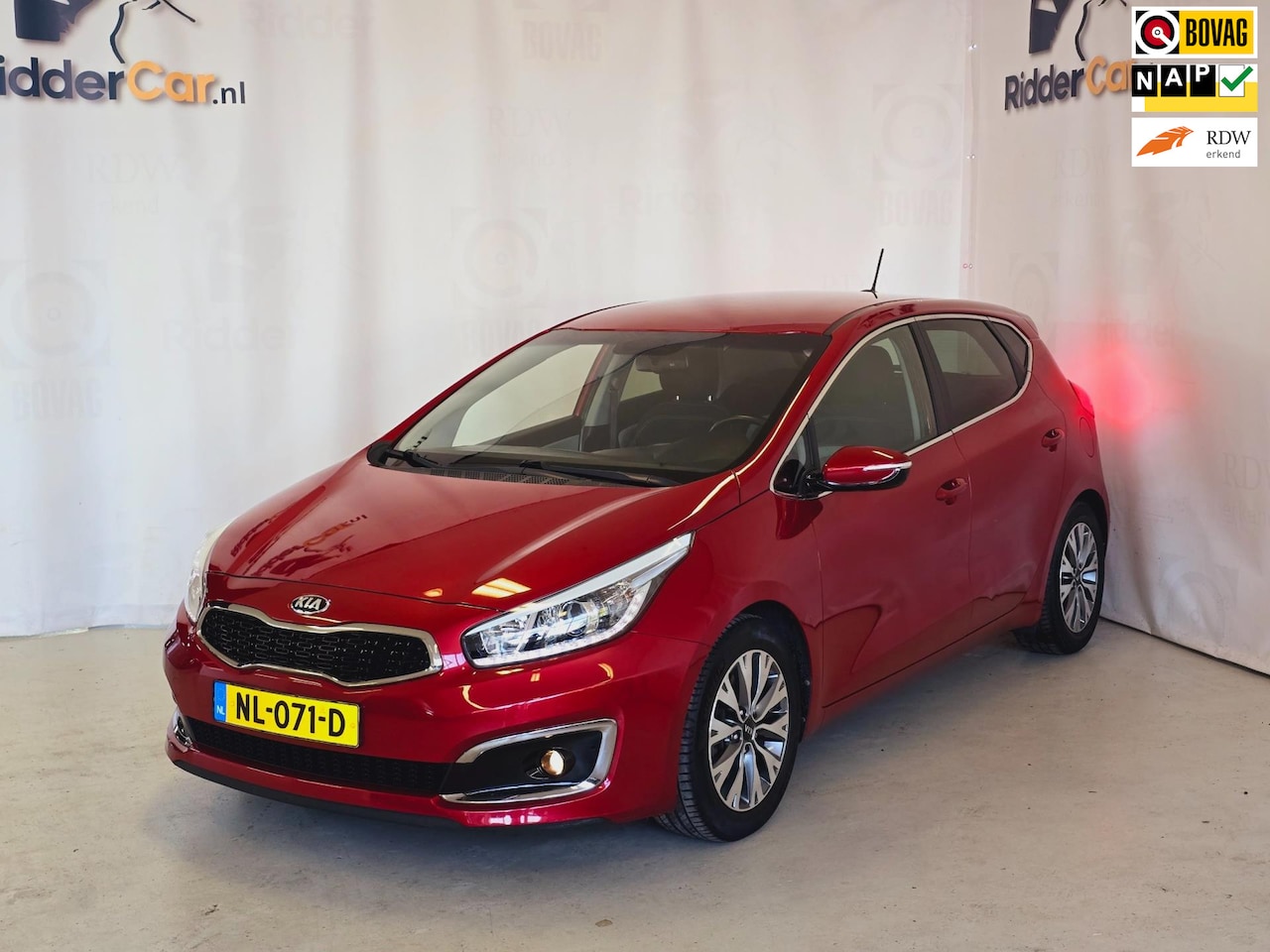 Kia Cee'd - 1.6 GDI DynamicLine|GARANTIE|NAP|CRUISE|NAVI|PARK CAM/SENSOREN - AutoWereld.nl