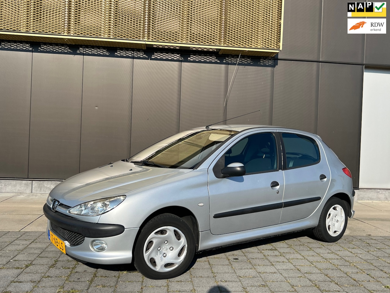 Peugeot 206 - 1.4 XR / Elektr ramen / Airco - AutoWereld.nl