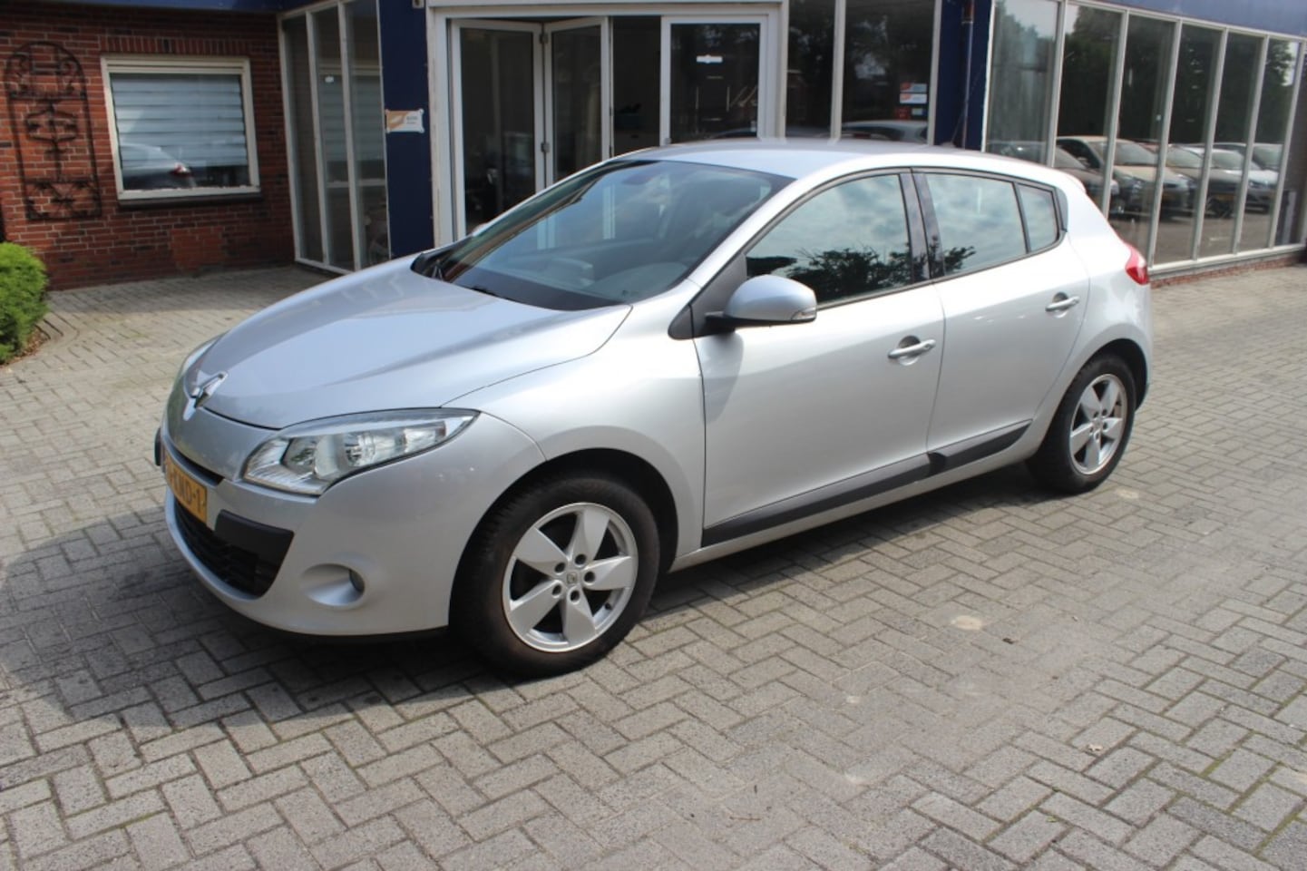 Renault Mégane - 1.6 Dynamique 1.6 DYNAMIQUE, navigatie, trekhaak - AutoWereld.nl