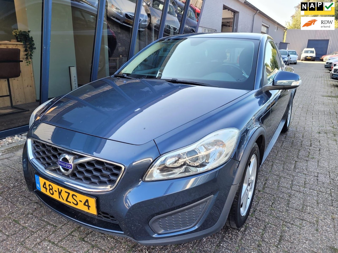 Volvo C30 - 1.6 Kinetic NAVI & Dealer onderhouden - AutoWereld.nl