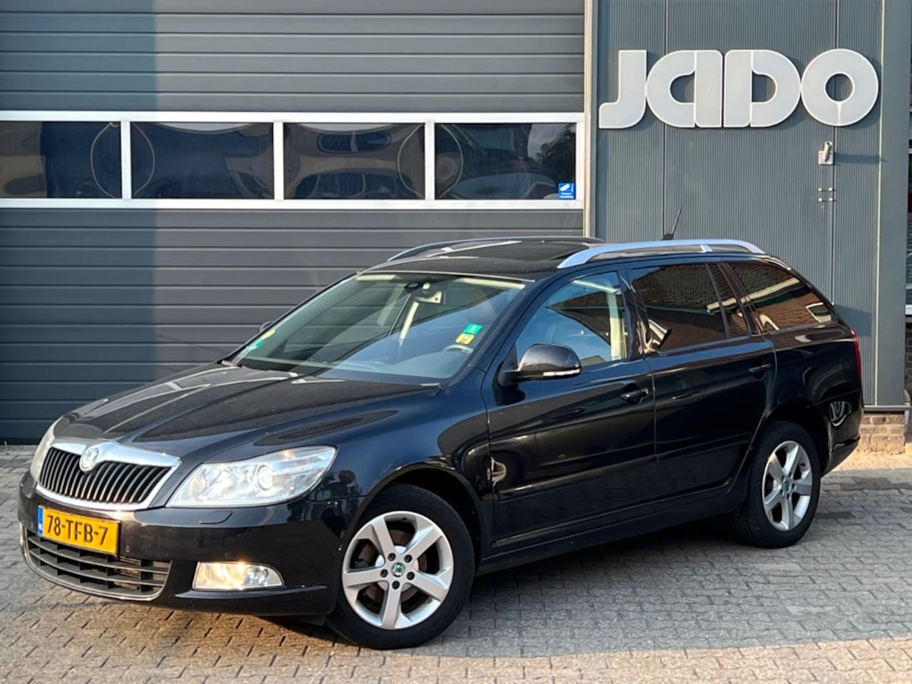 Skoda Octavia Combi - 1.6 TDI Greentech € 3999,- netto export - AutoWereld.nl