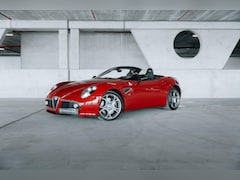 Alfa Romeo 8C Competizione Spider - 4.7 V8