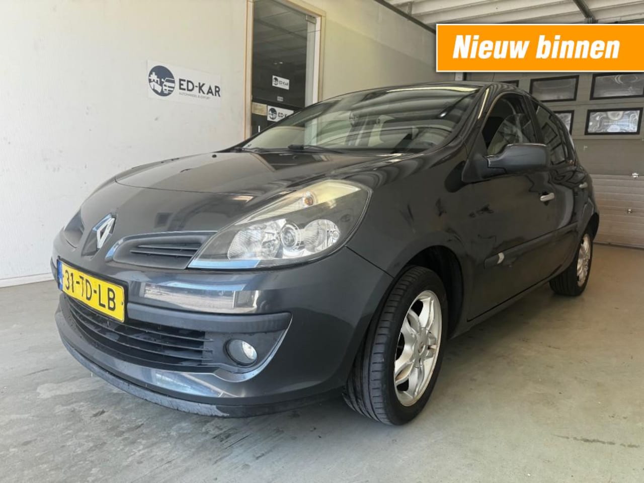 Renault Clio - 11.6-16V Privilège 5drs AIRCO NAP APK PRIMA AUTO - AutoWereld.nl