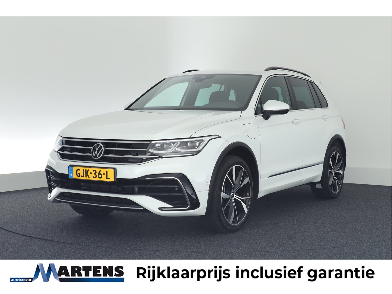 Volkswagen Tiguan - 1.4 TSI 245pk DSG eHybrid R-Line Business Trekhaak Camera Virtual Cockpit Stoelverwarming - AutoWereld.nl