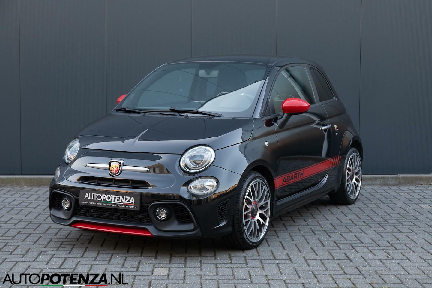 Fiat 500 Abarth - 1.4 T-Jet 595 145PK 17" DAB-Radio NAVI PDC - AutoWereld.nl