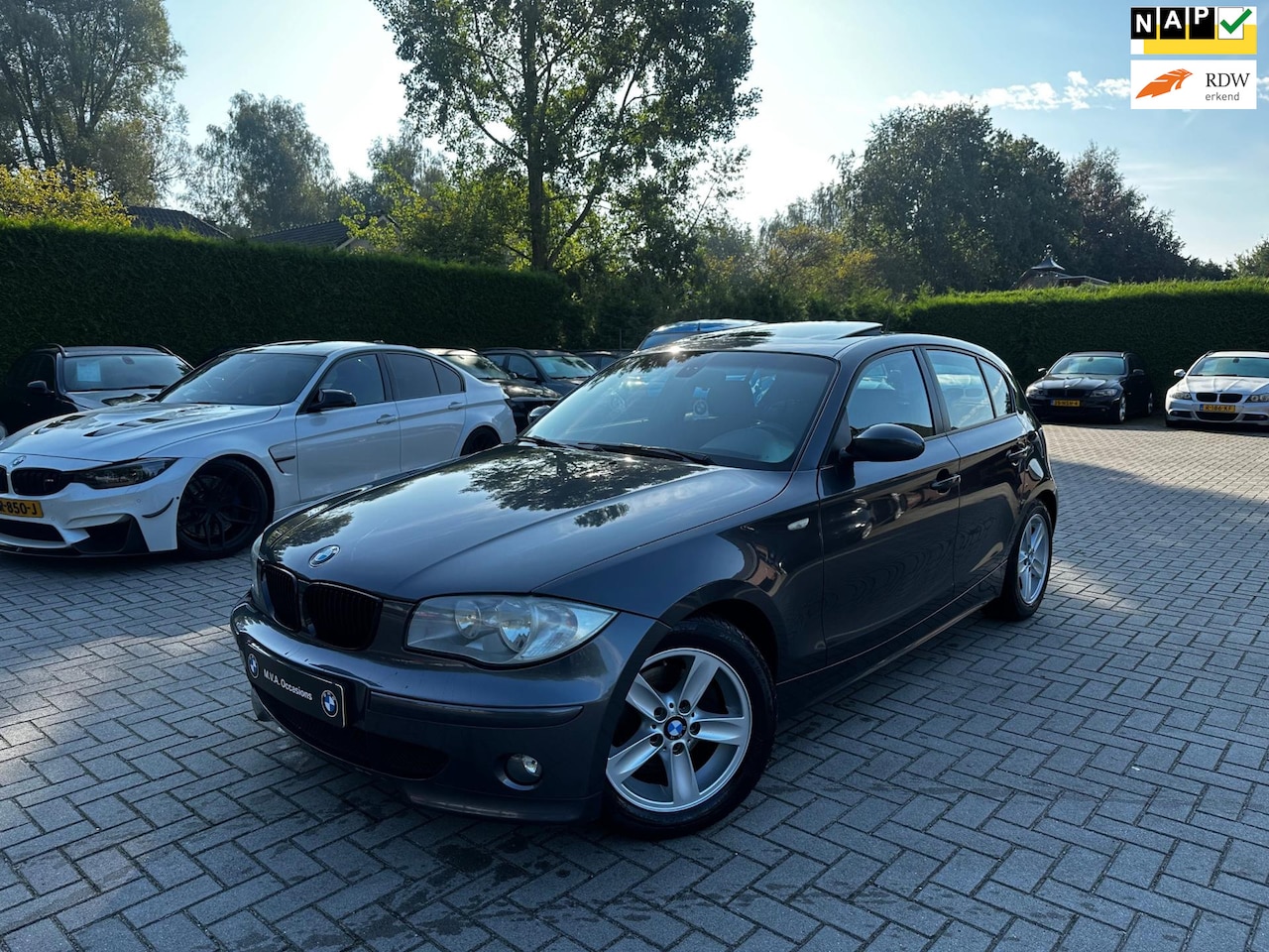 BMW 1-serie - 116i High Executive Sport|Ketting vervangen|Dakje|Cruise control|Climate control|Nette sta - AutoWereld.nl