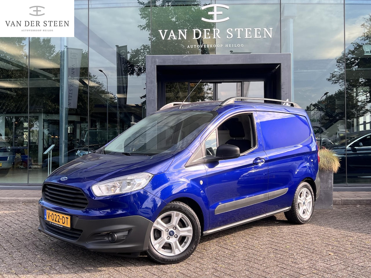 Ford Transit Courier - 1.5 TDCI Trend Stoelverwarming l Cruise Control l Airco l Lichtmetalen Velgen l Dealer Ond - AutoWereld.nl