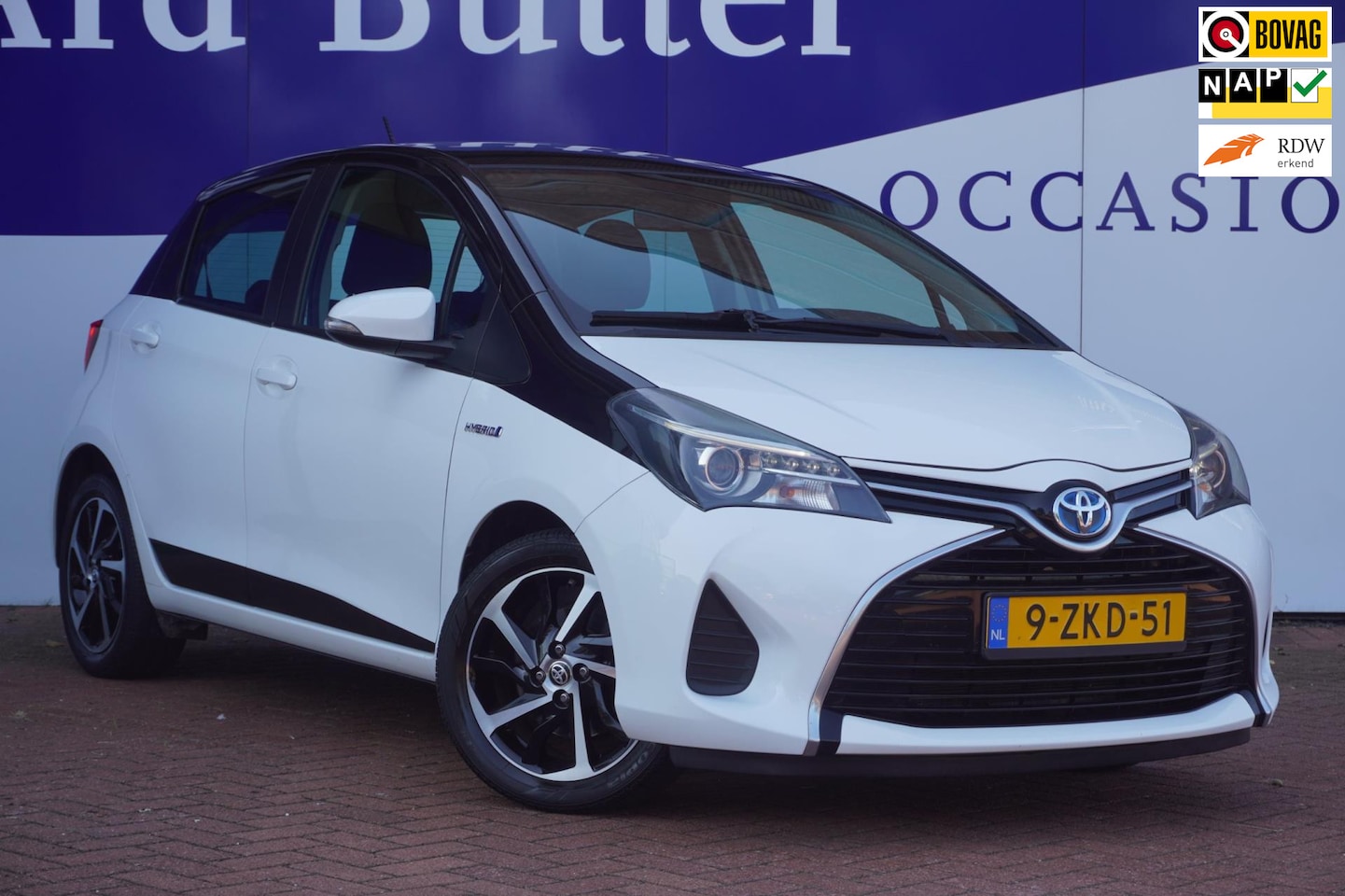 Toyota Yaris - 1.5 Hybrid Design !! +airco+ecc+Camera+Full-Navigatie+15"Lmv = TOP ONDERHOUDEN !! - AutoWereld.nl