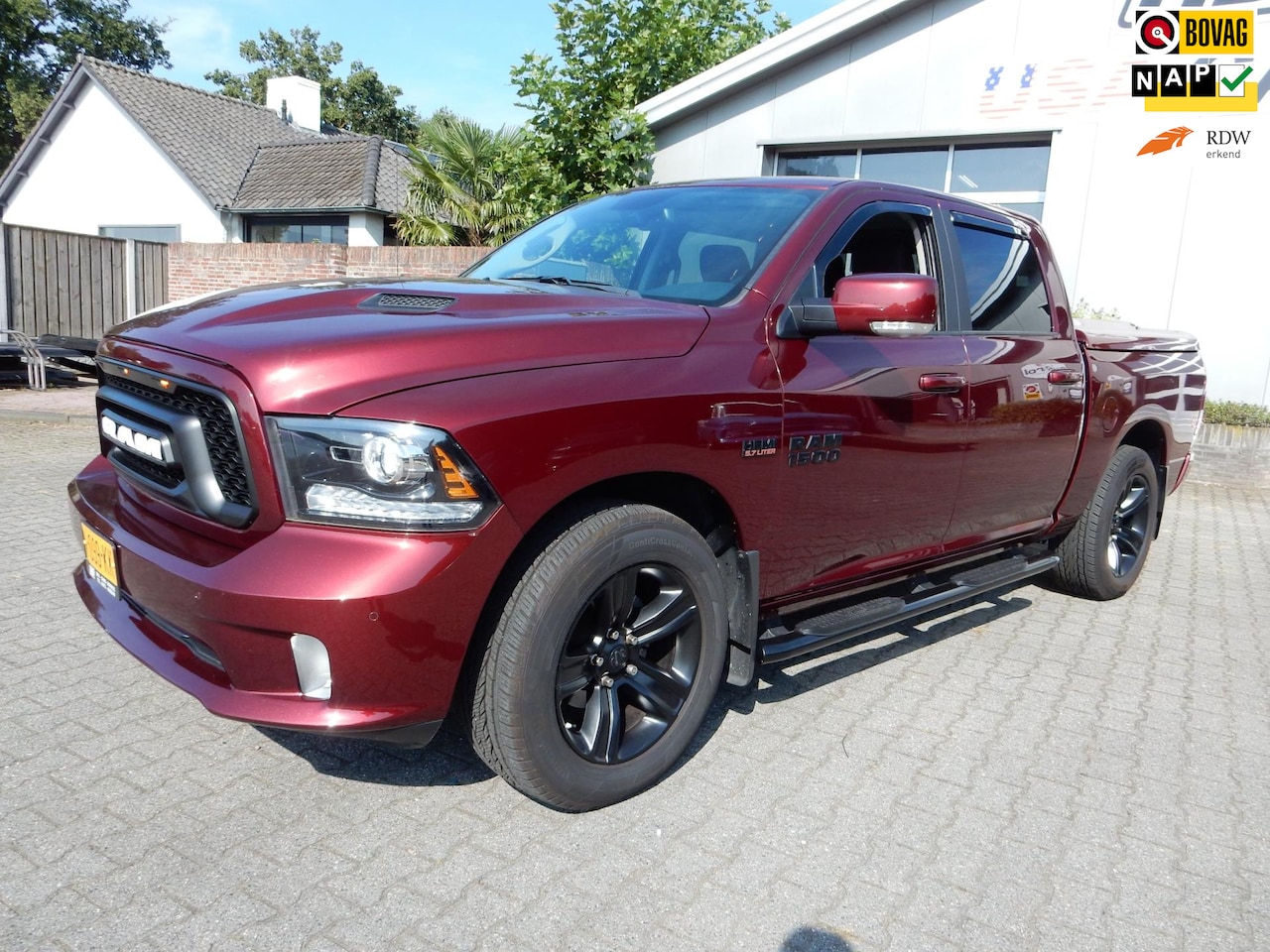 Dodge Ram 1500 - 5.7 V8 Crew Cab 5'7 Sport LPG Onderb. Lage bijtelling - AutoWereld.nl