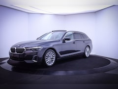 BMW 5-serie Touring - 520iA LUXURY EDITION PANO/DAKOTALEDER/TREKH.ELEK./STOELVERW./LED/HIFI