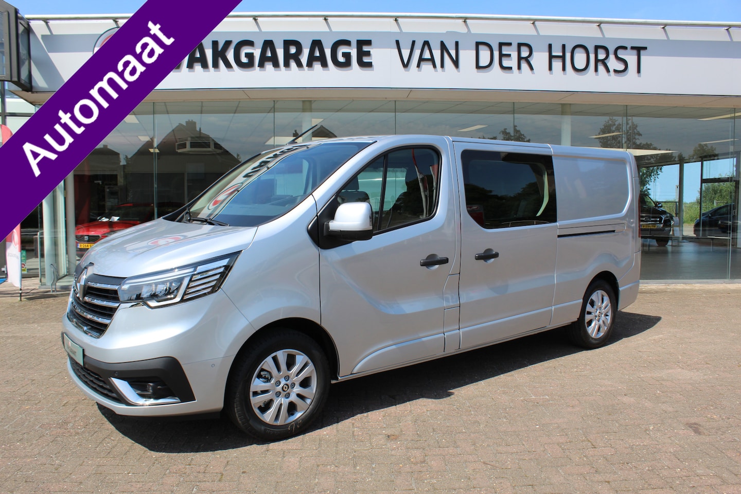 Renault Trafic - 2.0-170pk dCi T29 L2H1 Luxe dubbele cabine AUTOMAAT. Zeer luxe Renault Trafic dubbele cabi - AutoWereld.nl