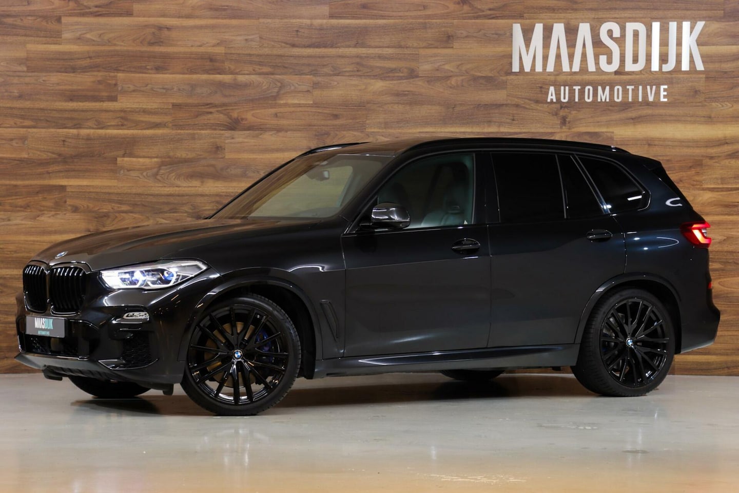 BMW X5 - M50i High Executive|M-seats|B&W|Sky lounge - AutoWereld.nl