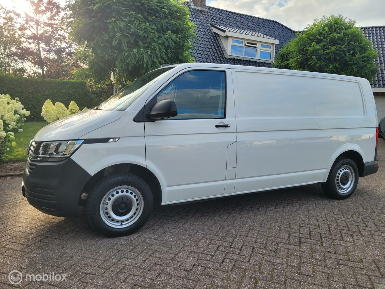 Volkswagen Transporter - 2.0 TDI L2H1 28 2.0 TDI L2H1 28 ,android/carplay,airc - AutoWereld.nl