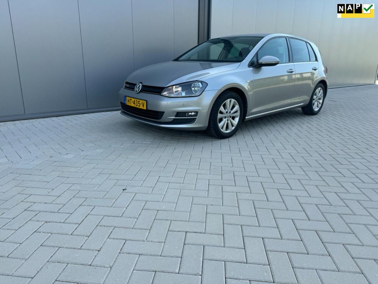 Volkswagen Golf - 1.0 TSI Business Edition Connected 1.0 TSI Business Edition Connected - AutoWereld.nl