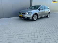 Volkswagen Golf - 1.0 TSI Business Edition Connected