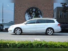 Volkswagen Passat Variant - 2.0 TDI R-line BlueMotion Panoramadak, Trekhaak, Leder